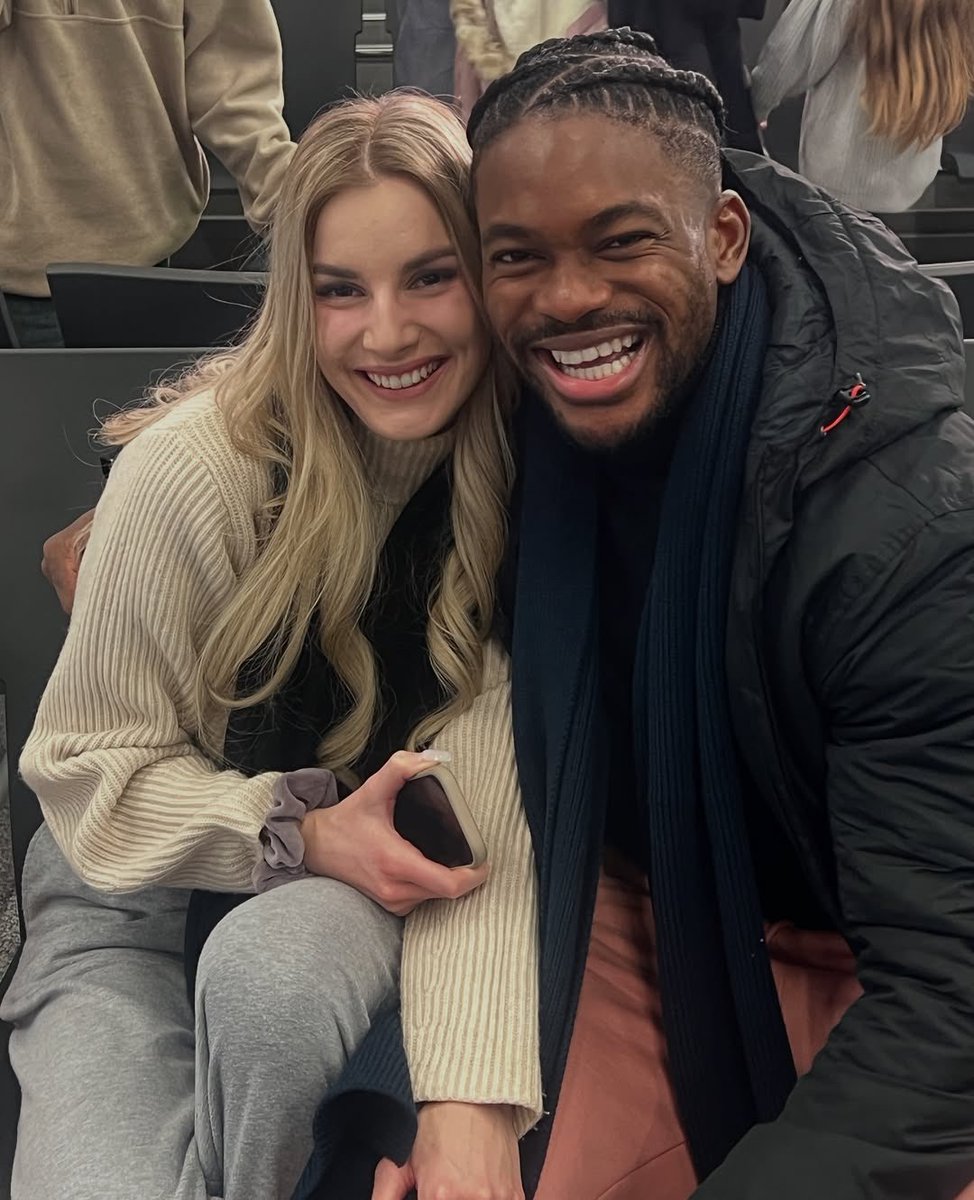 Wishing you a lovely week from your favorite couple 🥰❤️