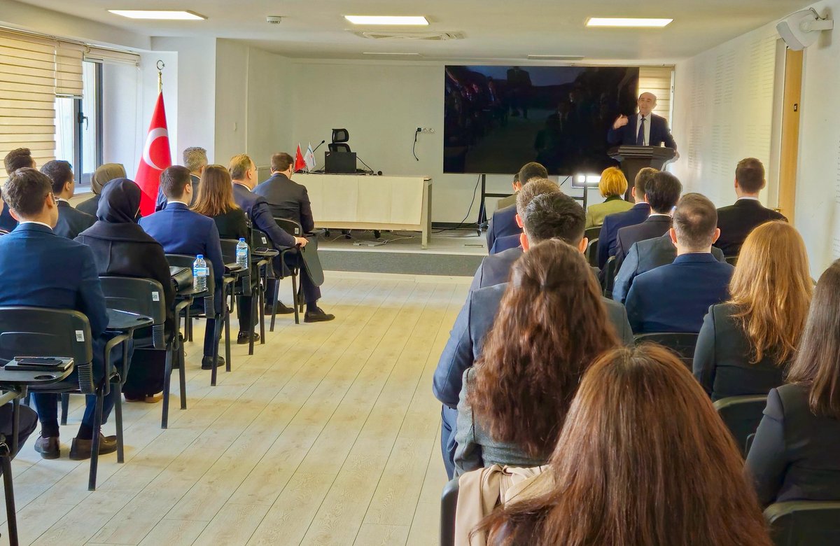 15. Dönem Aday Konsolosluk ve İhtisas Memurlarımıza yönelik Temel ve Hazırlayıcı Eğitim Programı 7 Nisan 2025 tarihinde başlamıştır.