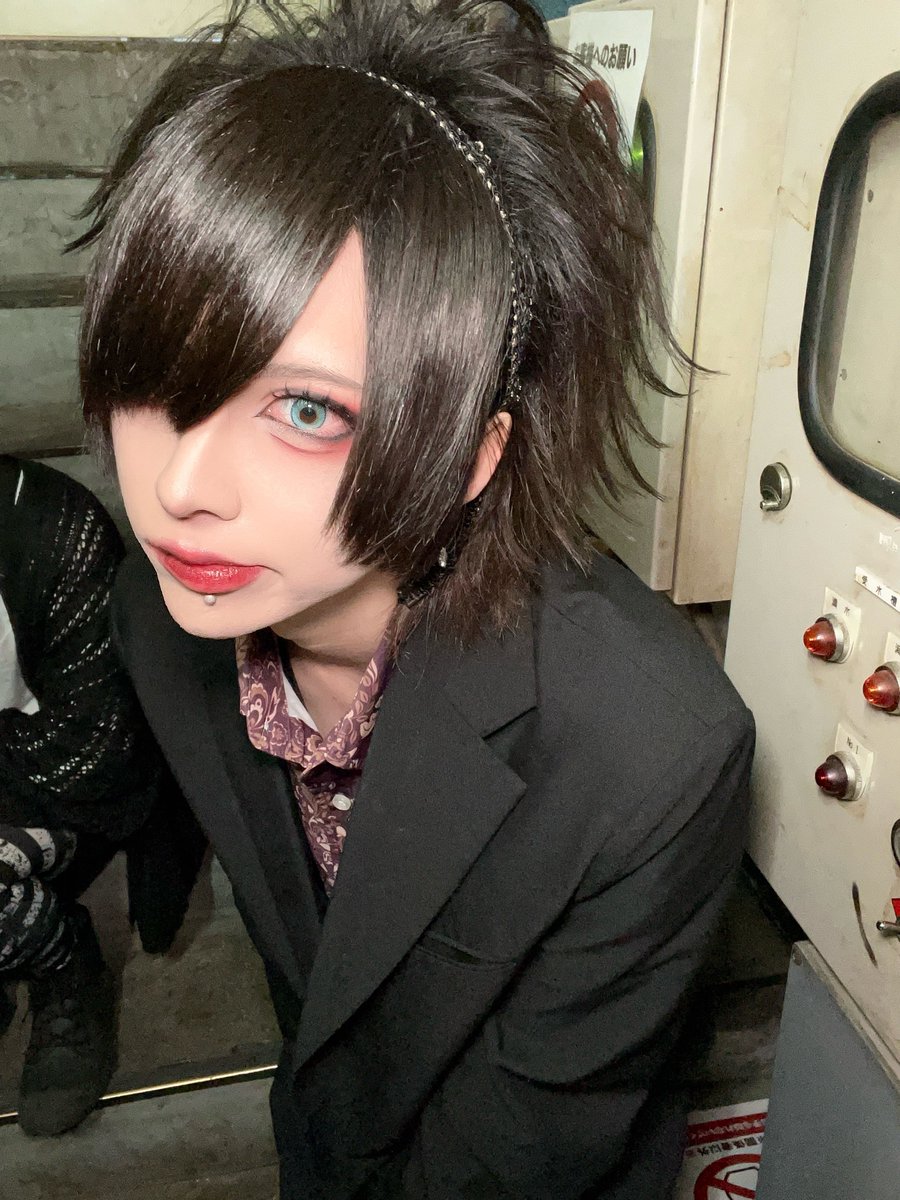 二週連続獅子王✌🏻

あさって解散ツアー初日

→獅子王です