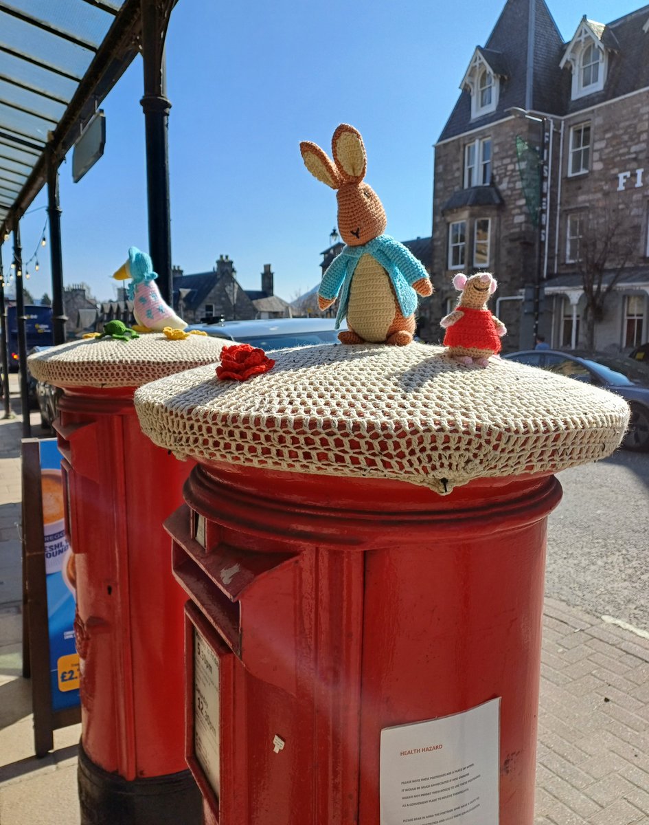 Fusselschwarm's tweet photo. #FurryThings #ScotlandVacation https://t.co/MO9gj4K2iN