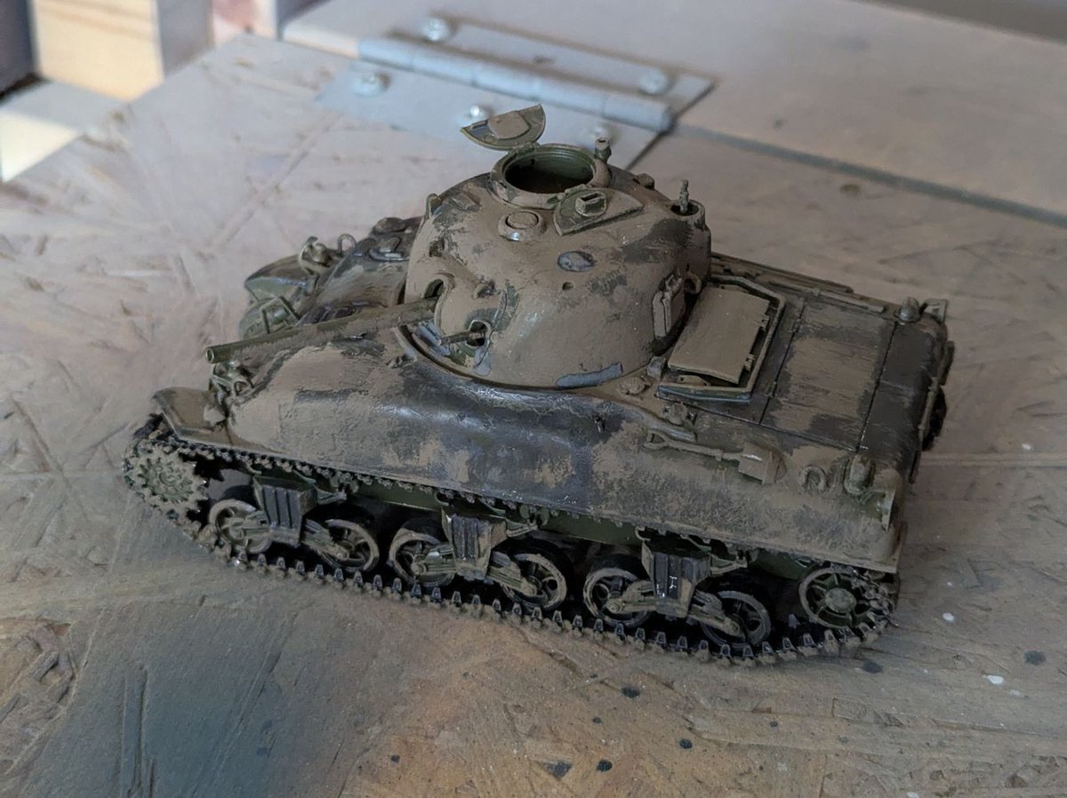 YuichiSudo_'s tweet photo. ウェザリングの練習として、
「1/48  M4A1 シャーマン戦車」作ってみた！

初めての技法も多かったけど、それなりに形になった気がする。
でも、まだまだ

#ウェザリング #模型 #戦車 #ミリタリー #プラモデル
#シャーマン戦車 #タミヤ  #ミニチュア
#模型製作 https://t.co/GmZuxORliH