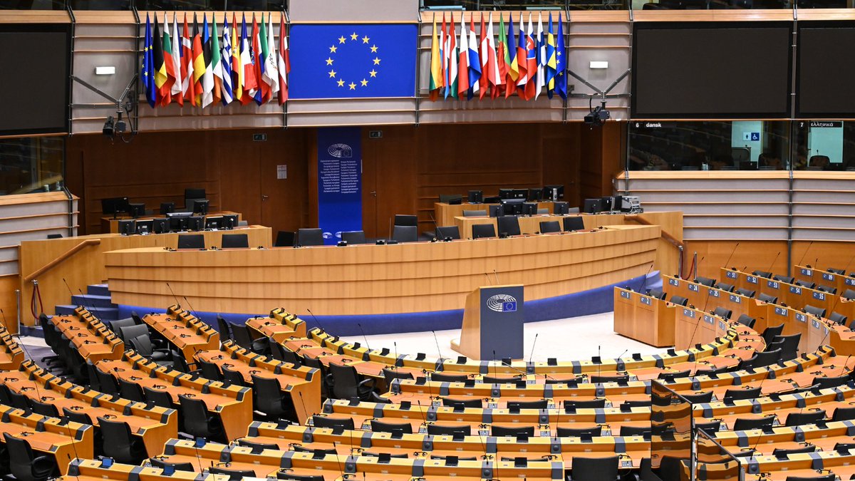 5Rights Foundation (@5rightsfound) on Twitter photo 🚨 We're at the <a href="/Europarl_EN/">European Parliament</a> calling out social media platforms for the harm they are doing to children - LIVE now!
Join the live-streamed discussion with our Executive Dir., <a href="/LeandaBL/">L. Barrington-Leach</a>, and Dir. of the #DigitalFutures4Children centre, <a href="/Livingstone_S/">Sonia Livingstone</a>: multimedia.europarl.europa.eu/en/webstreamin… 🚨 We're at the <a href="/Europarl_EN/">European Parliament</a> calling out social media platforms for the harm they are doing to children - LIVE now!
Join the live-streamed discussion with our Executive Dir., <a href="/LeandaBL/">L. Barrington-Leach</a>, and Dir. of the #DigitalFutures4Children centre, <a href="/Livingstone_S/">Sonia Livingstone</a>: multimedia.europarl.europa.eu/en/webstreamin…