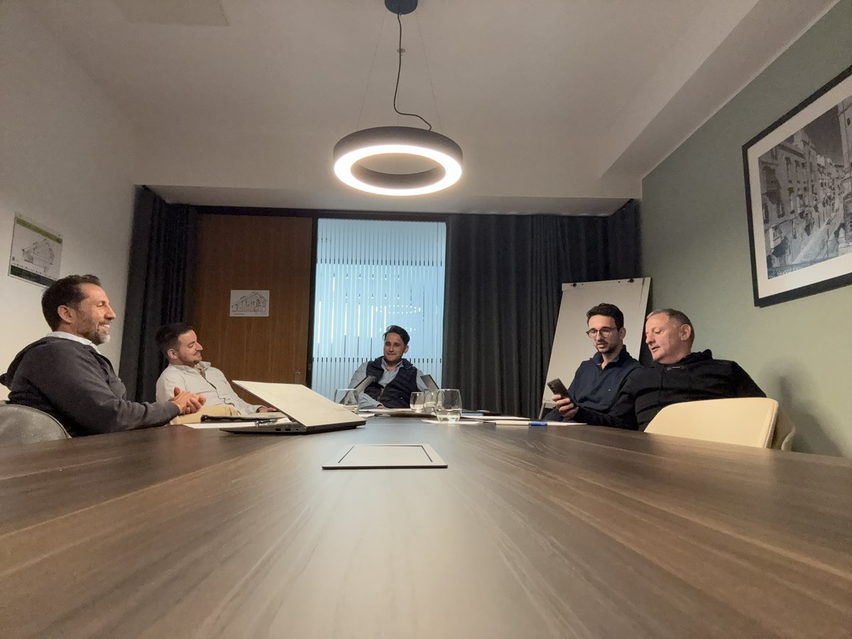 Jonathan Shaw tweet media