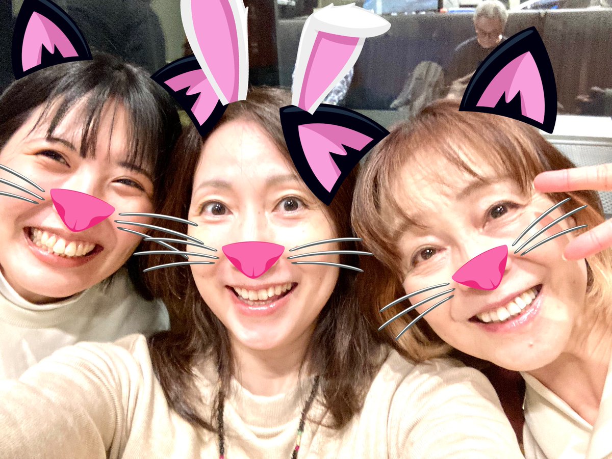 あいや〜😆
あかねとあかねに挟まれた〜

アンパンマンのスタジオでの
楽しいひととき…

茜ちゃんとあかね（のんこさん）
猫にしてごめんよ🤣