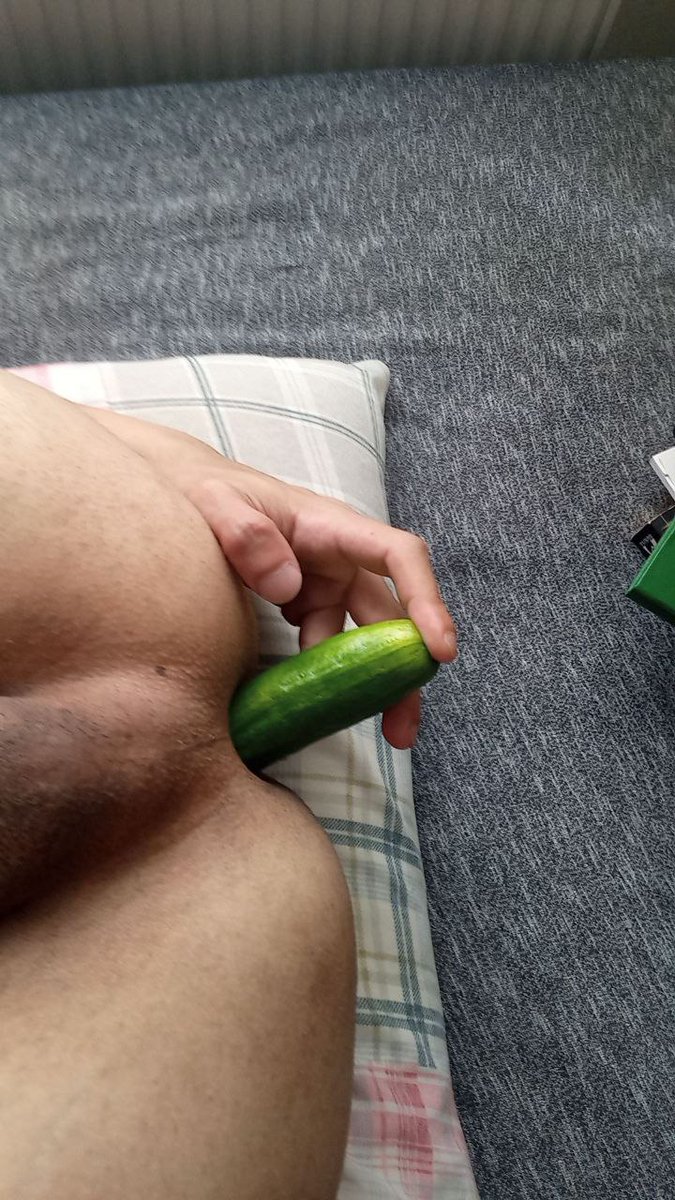 Yarrak yedikçe kaşınıyor boş duramiyor...