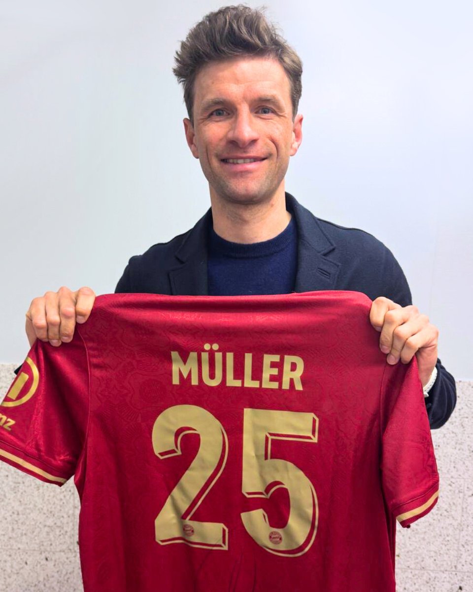 Zum Abschied: Wir versteigern das von <a href="/esmuellert_/">Thomas Müller</a> signierte 125 Jahre-Jubiläumstrikot des <a href="/FCBayern/">FC Bayern München</a>!  
Jetzt für den guten Zweck mitbieten: unitedcharity.de/Auktionen/S4K-…

#FCBayern #ThomasMueller <a href="/iMiaSanMia_GER/">FC Bayern News</a>  <a href="/altobelli13/">Tobi Altschäffl</a>  <a href="/kerry_hau/">Kerry Hau</a> <a href="/fcbinside_de/">FCBinside</a> <a href="/_kochmaximilian/">Maximilian Koch</a> <a href="/kessler_philipp/">Philipp Kessler</a>