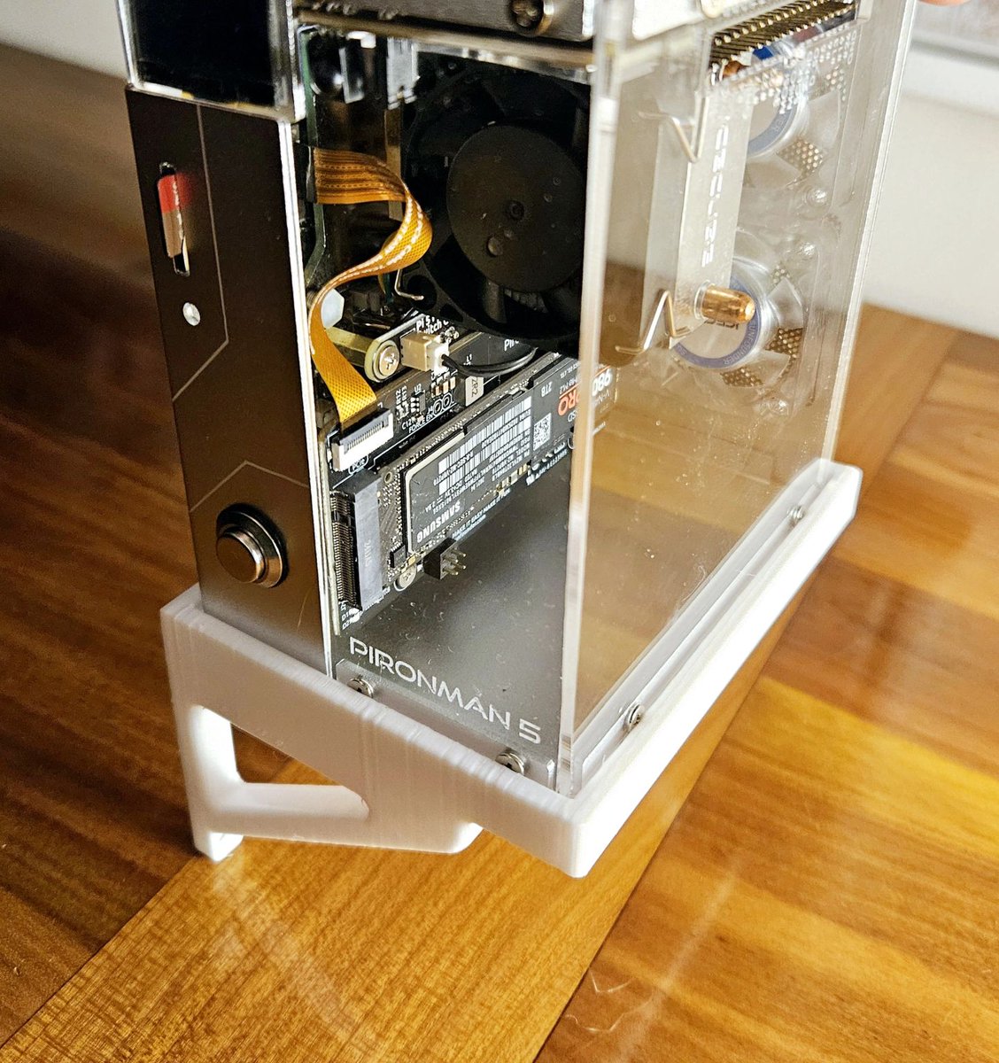 sulfuroid's tweet image. Wall mount 3D file for the PironMan 5 mini computer #raspberry #pironman5 cults3d.com/fr/mod%C3%A8le…