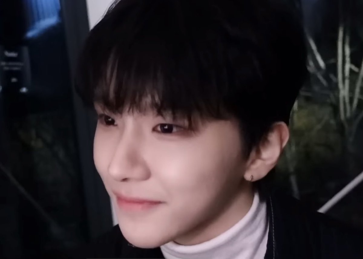아니 진짜 너무 이뻐서;;
이렇게 생기고싶음 내가