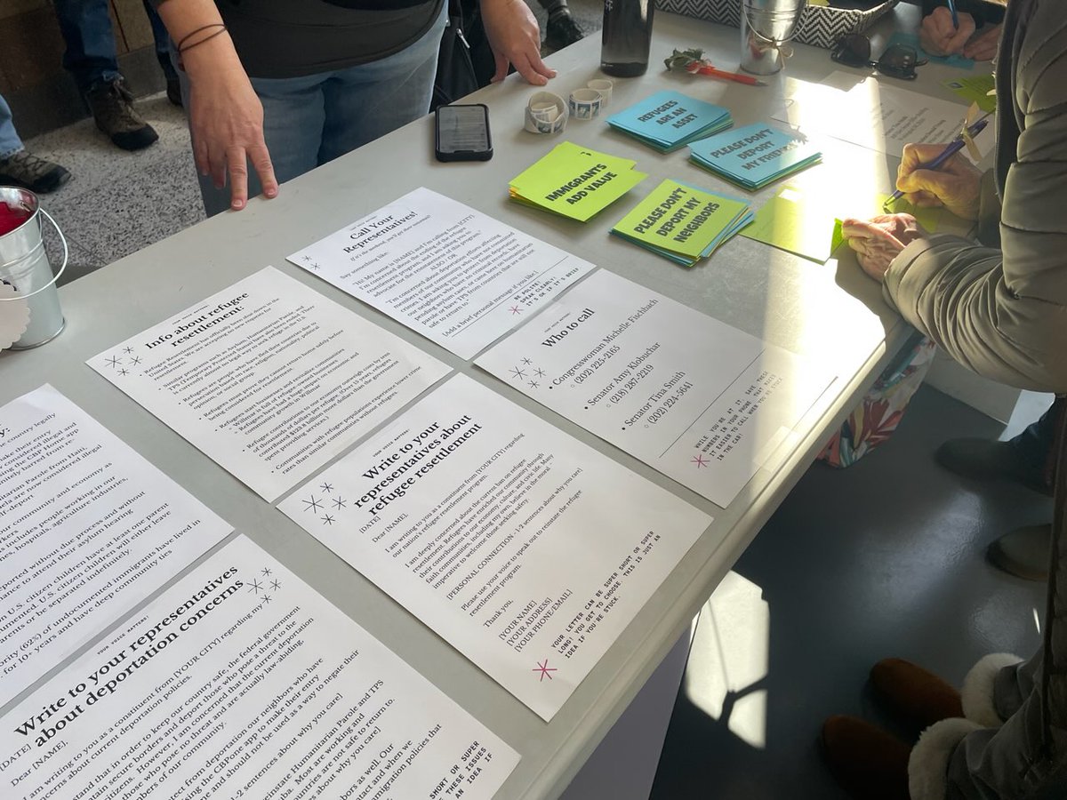 SarahDAnderson1's tweet image. Images of immigrant rights organizing from a townhall meeting after the Hands Off rally in Willmar, MN. Some 700-1k ppl showed up in this town of 21k. Trump received 64.7% of the vote in this county in &apos;24