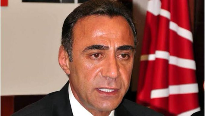 İBB başkanı ve cumhurbaşkanı adayımız Ekrem İmamoğlu tutuklanmış tek kelime etmemiş Diploması iptal edilmiş ses yok Ülke ayağa kalkmış ortada yok 301 öğrenci tutuklanmış yine bir tepki yok Gelmiş amiyane tabirle artistlik yapıyor!