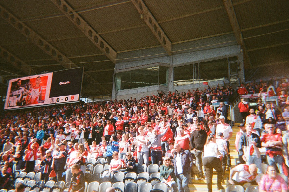 hullkrofficial's tweet photo. Robins on Film: Hull Derby Edition ✨🎞️

A thread 🧵 https://t.co/OamjT6t16O