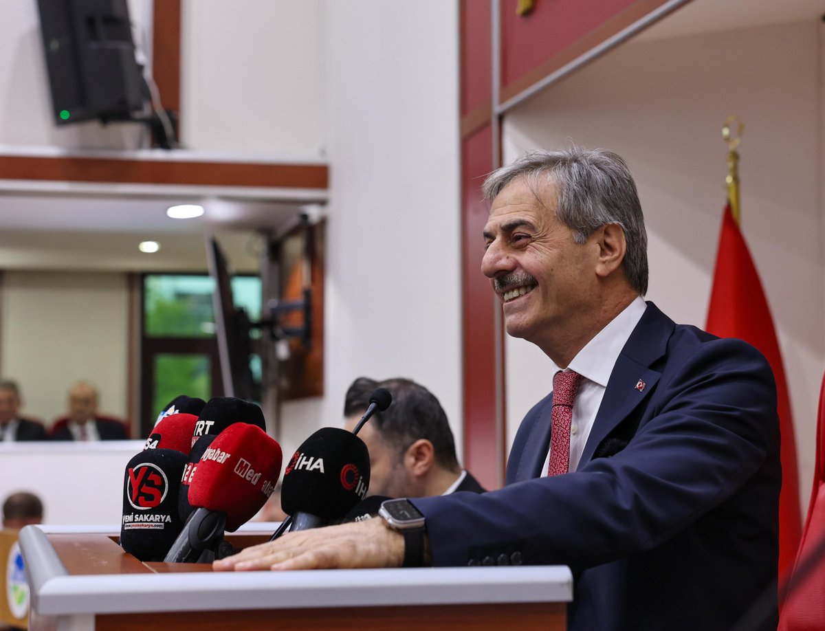 Bugün heyecanlıyız 💚🖤

Göreve geldiğimizden bu yana hizmetle dolu 1 yılı geride bıraktık.

Bugün basın camiamızın kıymetli mensupları ile Büyükşehir Belediyemiz Meclis Salonu’nda bir araya gelerek, göreve geldikten bu yana bir yılda neler yaptık ve ilerleyen günlerde neler