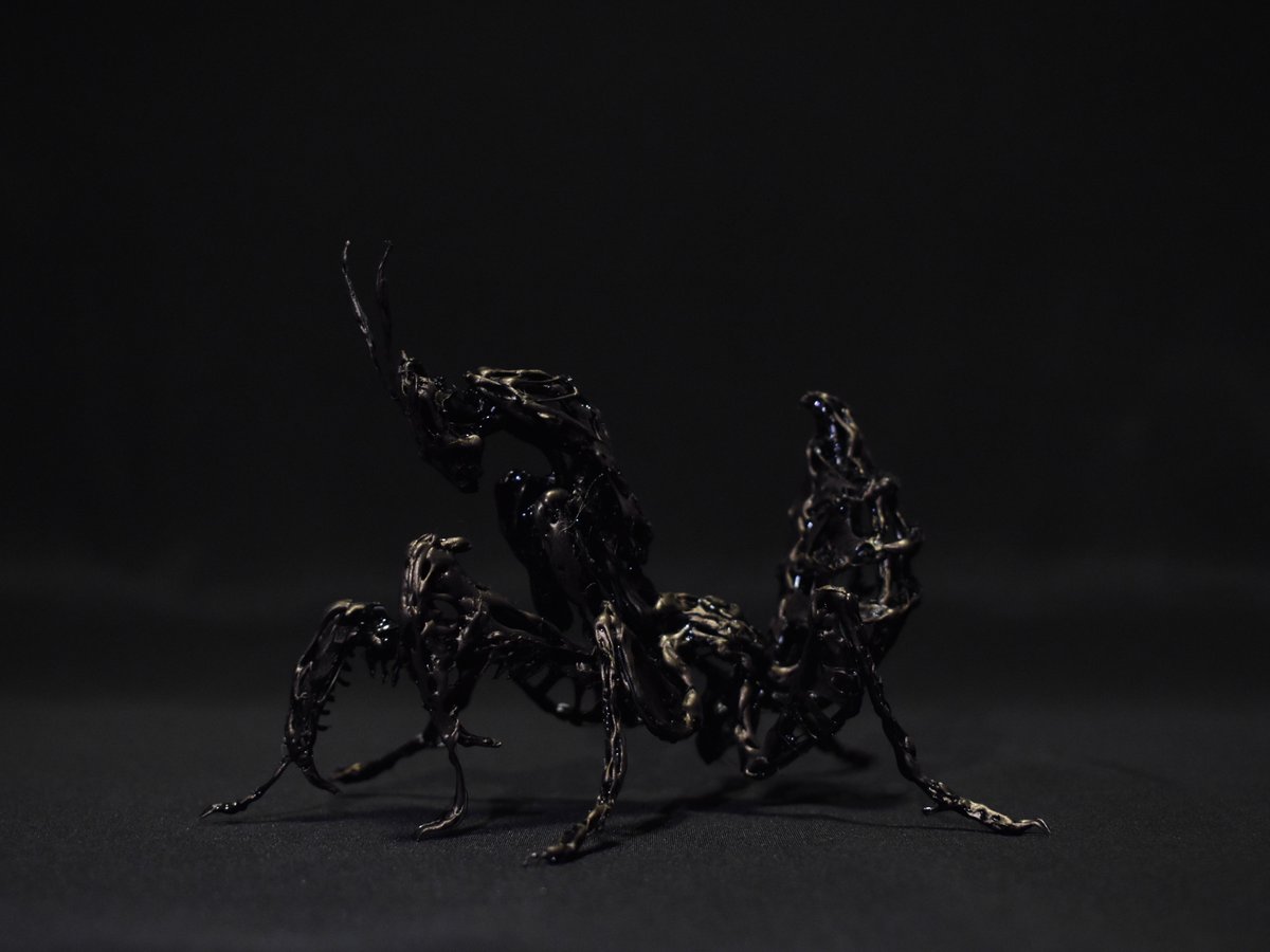 ハナカマキリ 幼体

グルーガンで制作しました！