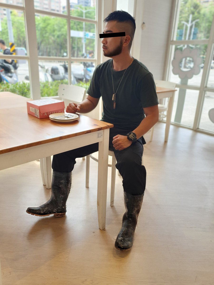 建筑労働者construction worker tweet media