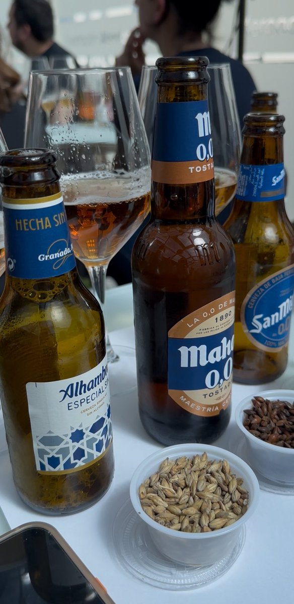 EDA Drinks & Wine Campus (@eda_campus) on Twitter photo Y hemos terminado con Beatriz Sánchez, de <a href="/MahouSanMiguel/">Mahou San Miguel</a>, quien nos ha llevado de viaje a través de la propuesta de cervezas sin alcohol de la casa.
#EDADrinksSummit Y hemos terminado con Beatriz Sánchez, de <a href="/MahouSanMiguel/">Mahou San Miguel</a>, quien nos ha llevado de viaje a través de la propuesta de cervezas sin alcohol de la casa.
#EDADrinksSummit