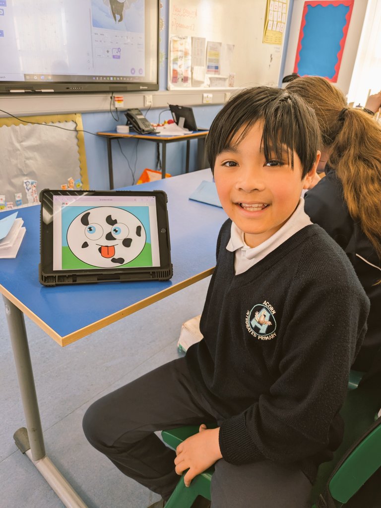 mulgrew_ciara's tweet image. #TimeToCode pupils at @acornips110 had great fun making Googly Eyes 👀👀 today as part of their latest #Scratch project. These sessions wouldn't be possible without their super #Volunteer from @EverQuoteLife! ❤️👨🏻💻👩🏾💻🧑🏼💻❤️ #EmployerSupportedVolunteering @bitcni @DarrenBayliss_