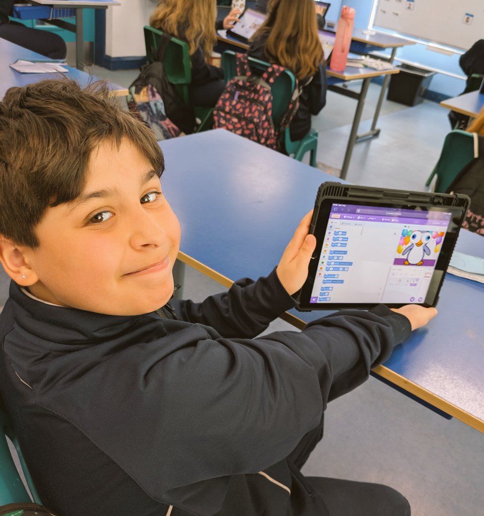 mulgrew_ciara's tweet image. #TimeToCode pupils at @acornips110 had great fun making Googly Eyes 👀👀 today as part of their latest #Scratch project. These sessions wouldn't be possible without their super #Volunteer from @EverQuoteLife! ❤️👨🏻💻👩🏾💻🧑🏼💻❤️ #EmployerSupportedVolunteering @bitcni @DarrenBayliss_
