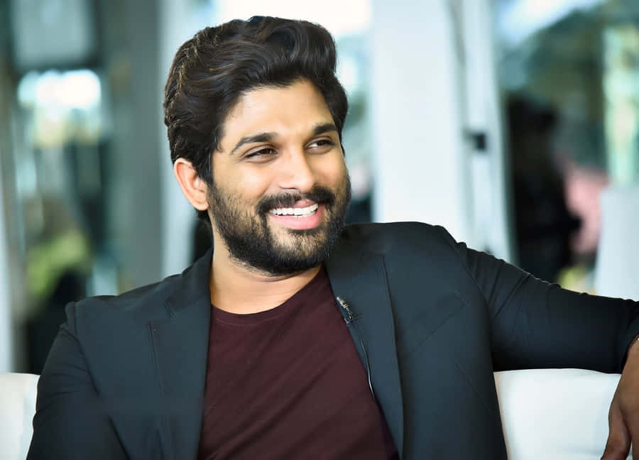 iWamiqaGabbi's tweet photo. Wishing a very happy birthday to the iconic star @alluarjun ✨ 

#HappyBirthdayAlluArjun https://t.co/Kb3j7tQxmn