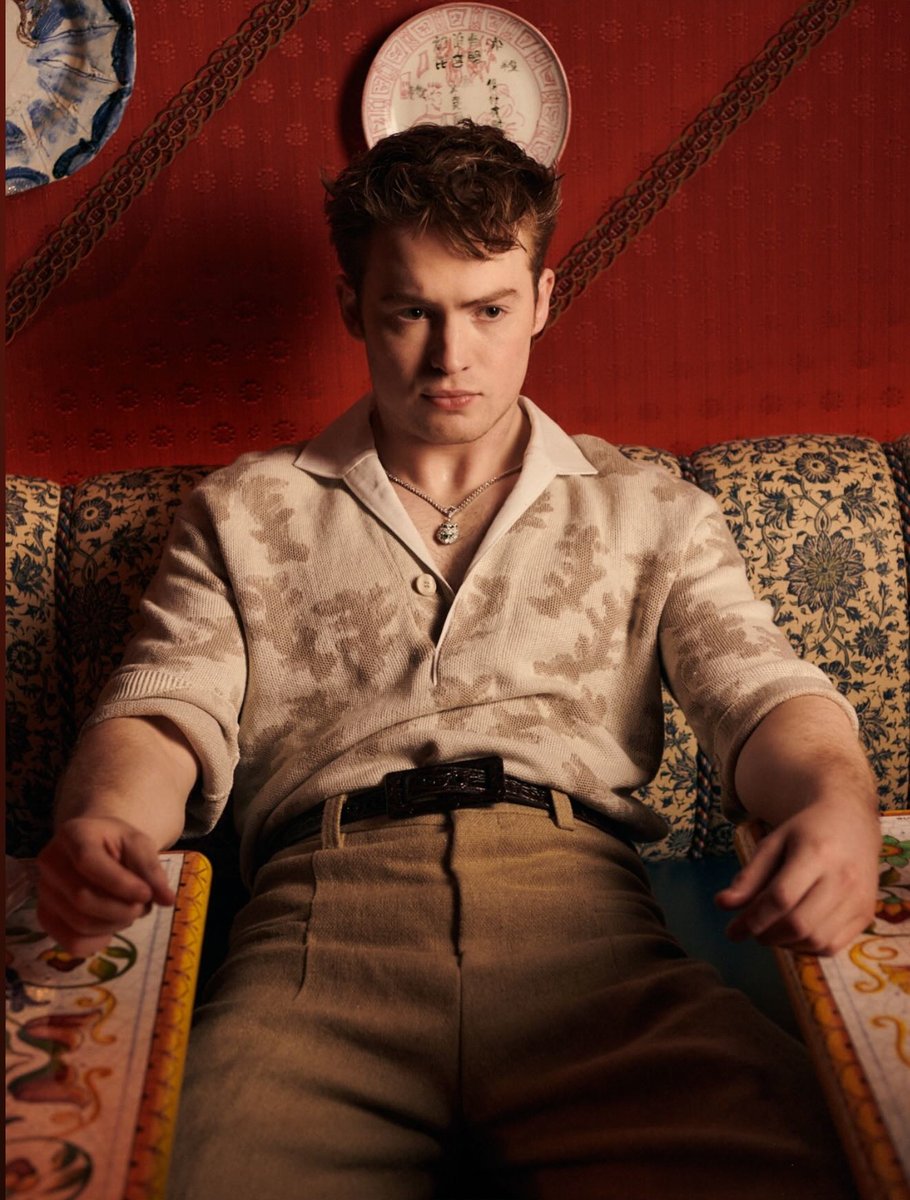 kconnorupdate's tweet photo. kit connor photographed by damian foxe for flaunt magazine https://t.co/VRSmoHIkmA