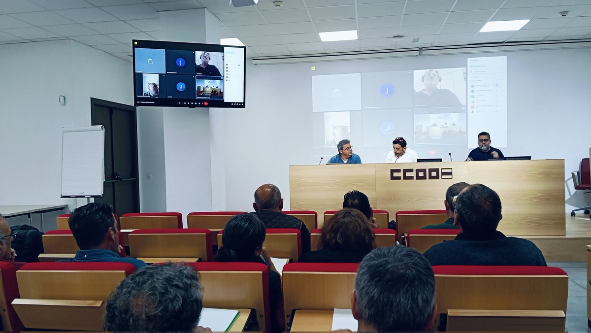 #Estapasando en Sevilla Sede de CCOO en el Salón de Actos .
Reunión Delegados/ as del Sector Publico AMAYA de toda Andalucia❗
Analizando la transformacion de los trabajadores/a al cambio  SEMA o EMA🧑‍🚒‼️