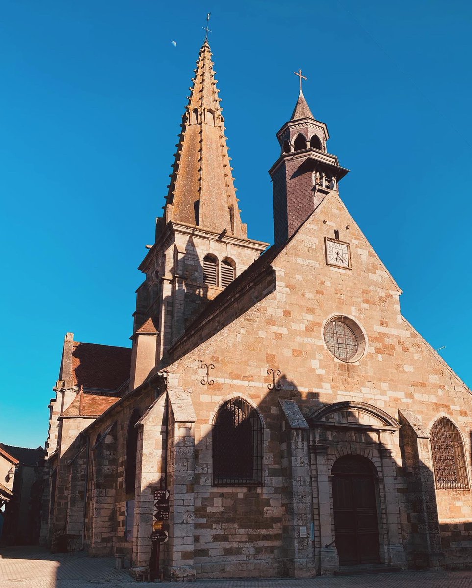 ceseph's tweet photo. Sous le soleil de Bourgogne ☀️#photo #photography #côtedor #cotedortourisme #bourgogne #nolay https://t.co/rc66Oku67c