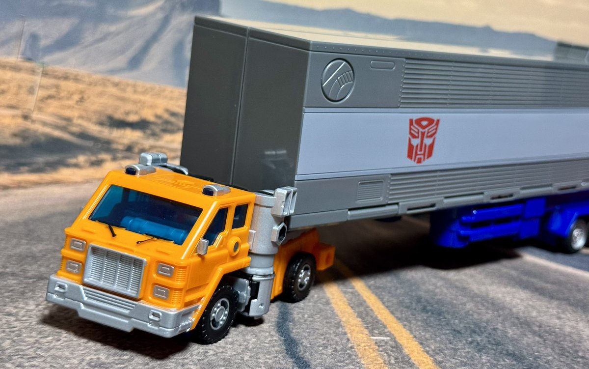 Kazu1325haru's tweet image. KDハッファー(ドラッグ)でも問題なくSS版のコンテナを牽引できました！
#トランスフォーマー ザ・ムービー
SS-142 オプティマスプライム