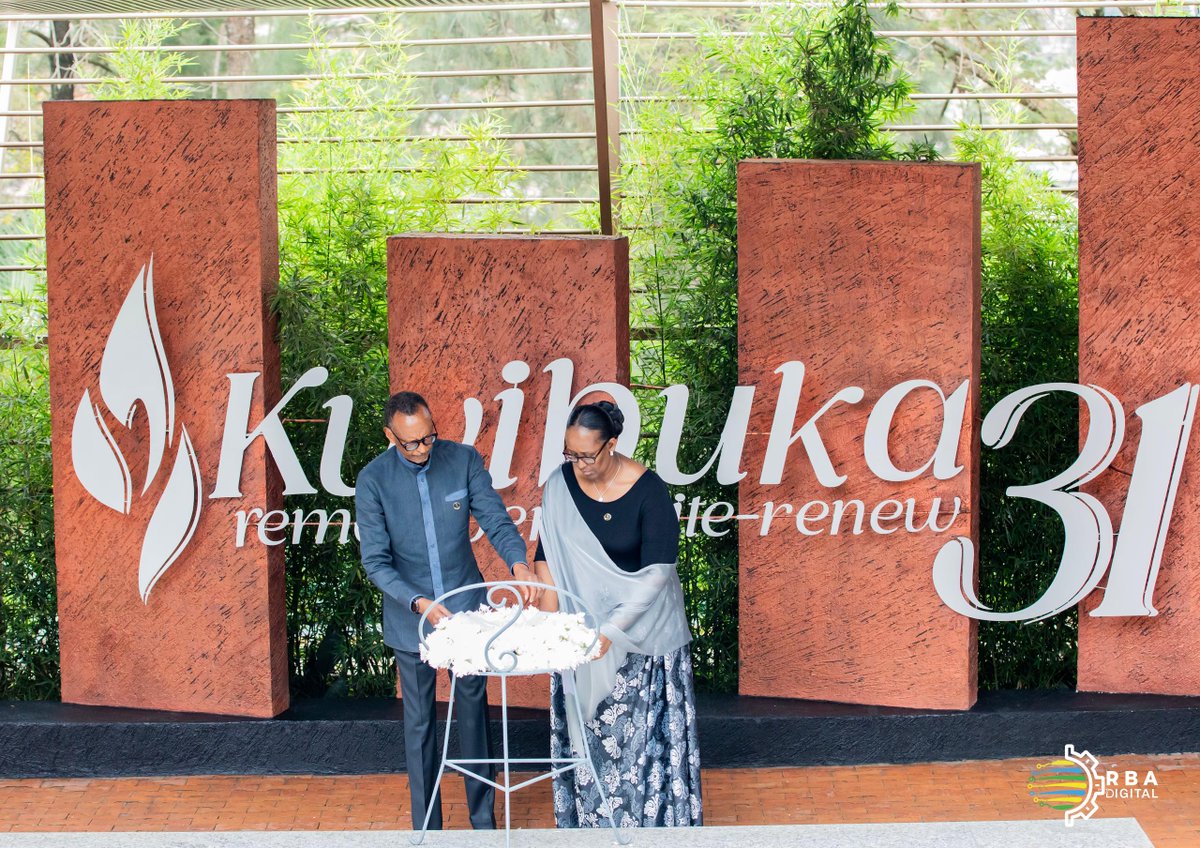 📷AMAFOTO 📷

Perezida Kagame na Madamu Jeannette Kagame bunamiye inzirakarengane za Jenoside yakorewe Abatutsi, banashyira indabo ku mva ziruhukiyemo.

Ni igikorwa cyabereye ku Rwibutso rwa Jenoside rwa Kigali, ruri ku Gisozi kuri uyu wa Mbere, tariki 7 Mata 2025 mu gutangiza