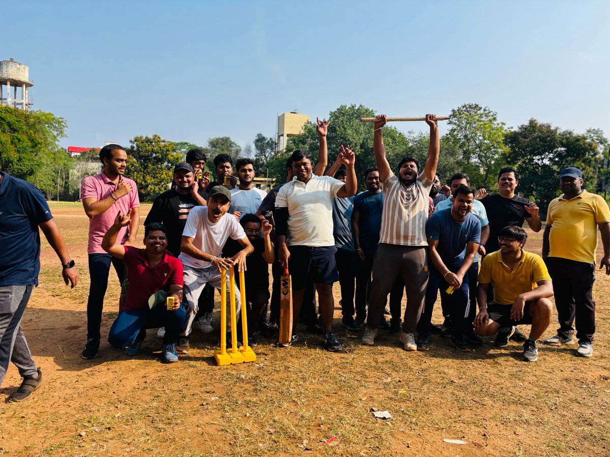 rtcbhubaneswar's tweet photo. Sports teach you that failure isn't the end; it's the beginning of growth.. 

Friendly Cricket Match Between PA Induction and SA Induction Trainees.

Team SA won the match..
#bhubaneswar_diaries @cricket #gameforlife #brotherhood❤️ #friendsforever❤️ https://t.co/dl0vJO5HQ6