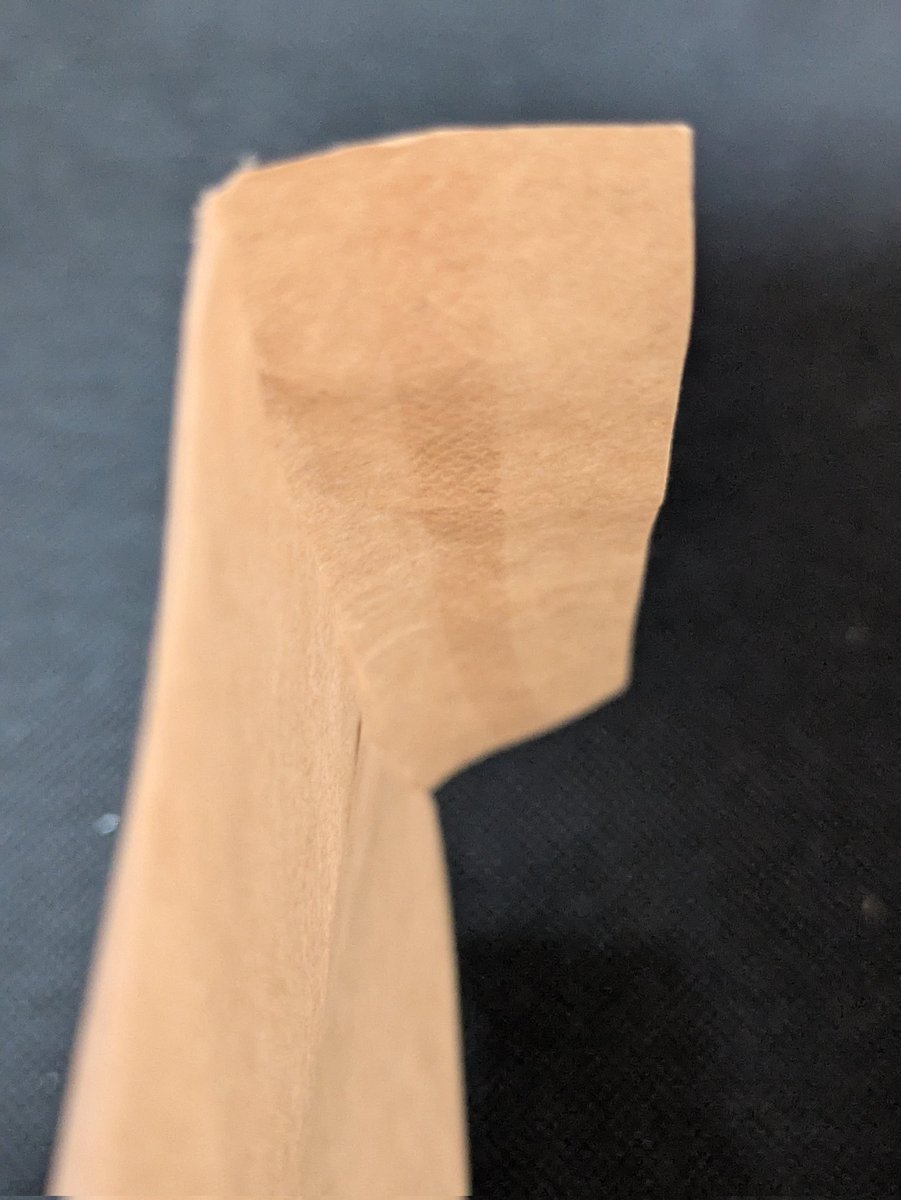 【お取引についてのお願い】
本日届いたお品物の封筒がこのような状態で郵便受けに入っておりました。かすかにテープ糊のような跡がありますが、必ず粘着性の強い糊付けかテープなどを用いて頂けますようお願い致します。
梱包もこちらのDMでの伝え忘れですが、プチプチ1重半でした。