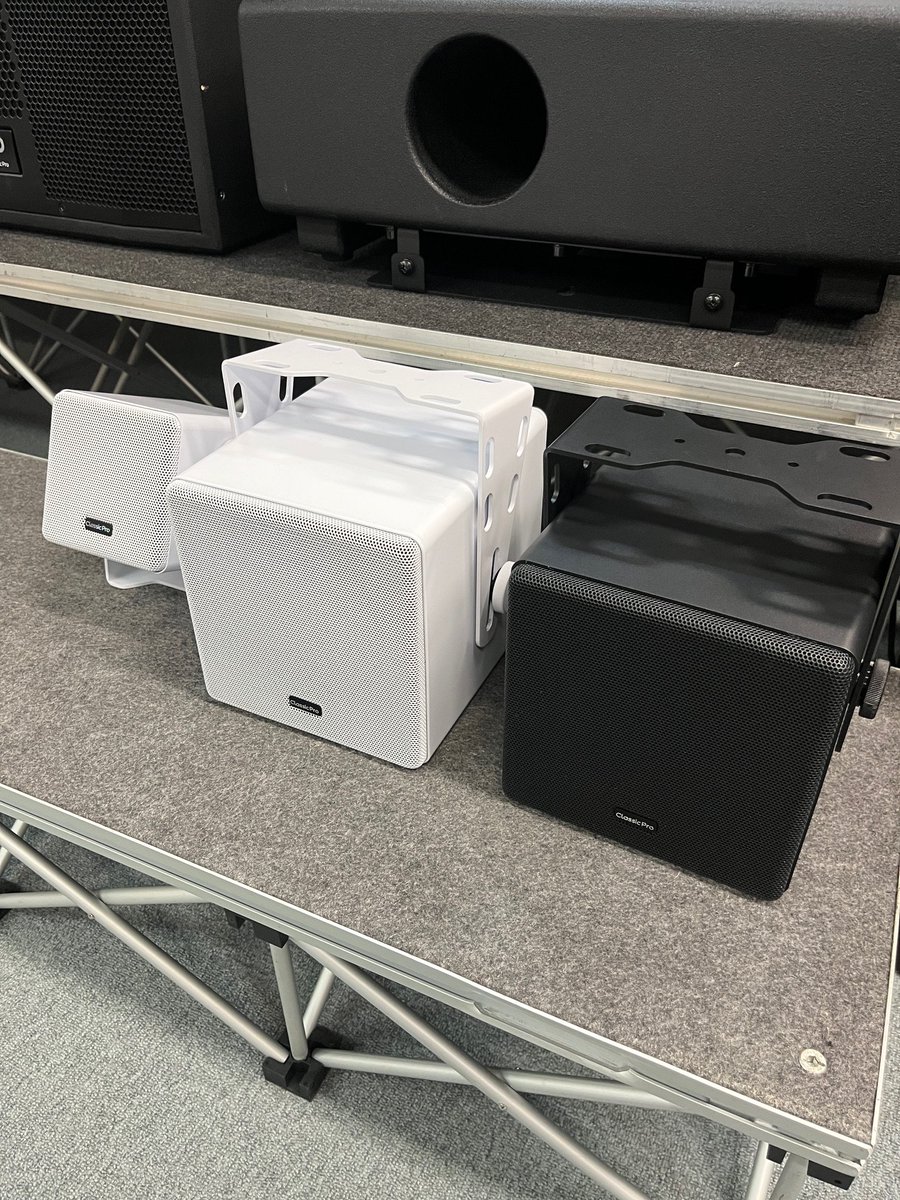 msyssamber's tweet photo. 【高音質】CLASSIC PRO/CubeMiniシリーズ
床置、壁面、天井面、マイクスタンド、クランプ付けてのトラス取付などなど、いろいろな場所に置けるパッシブスピーカーです😆
https://t.co/jDubXGisd1
#サウンドハウス https://t.co/vH2FYr2XY4