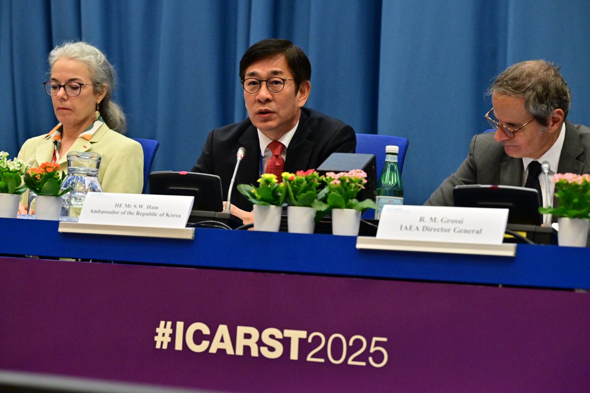 rafaelmgrossi's tweet image. Radiation technology improves lives—from safer food and medical tools to cleaner environments. At @IAEAorg we’re helping countries apply these tools where they’re needed most—safely, effectively and affordably.

Pleased to open @IAEAorg #ICARST2025. Watch: iaea.org/events/icarst-…