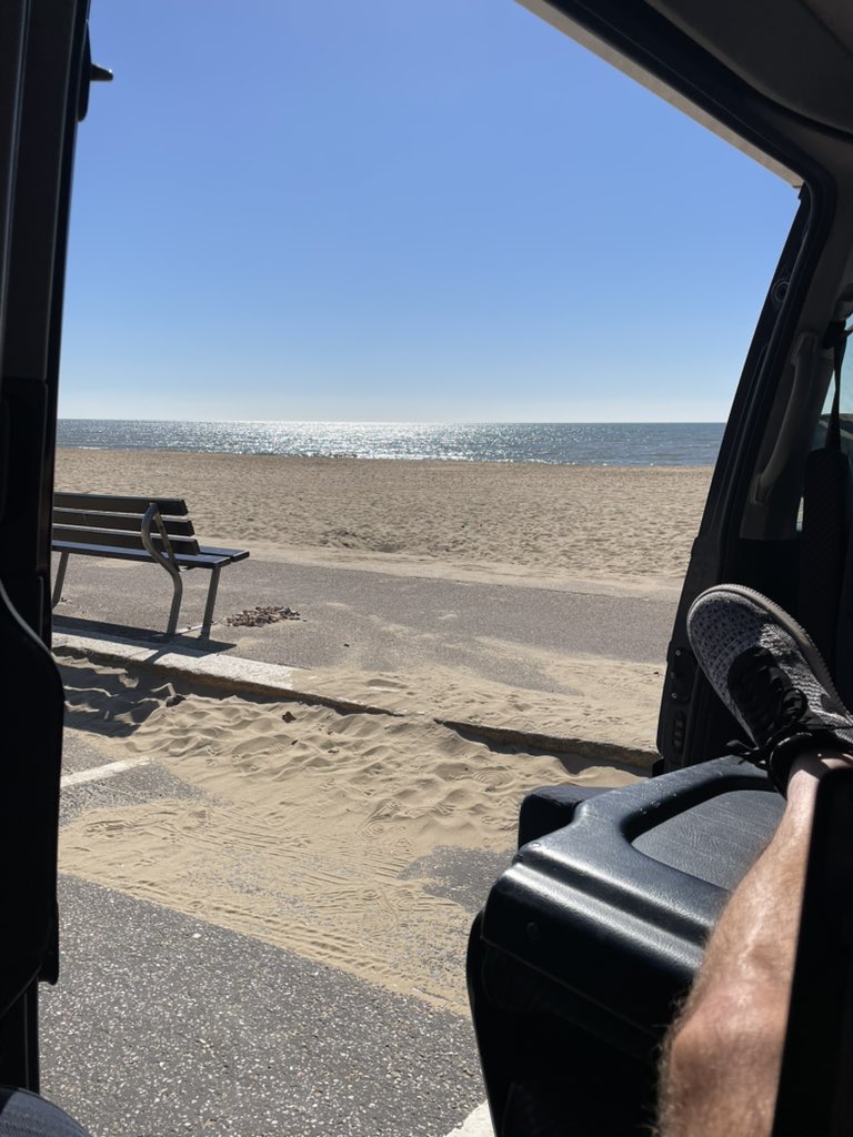 First morning working from the van. ✌️

Thanks #Framer

#BournemouthBeach