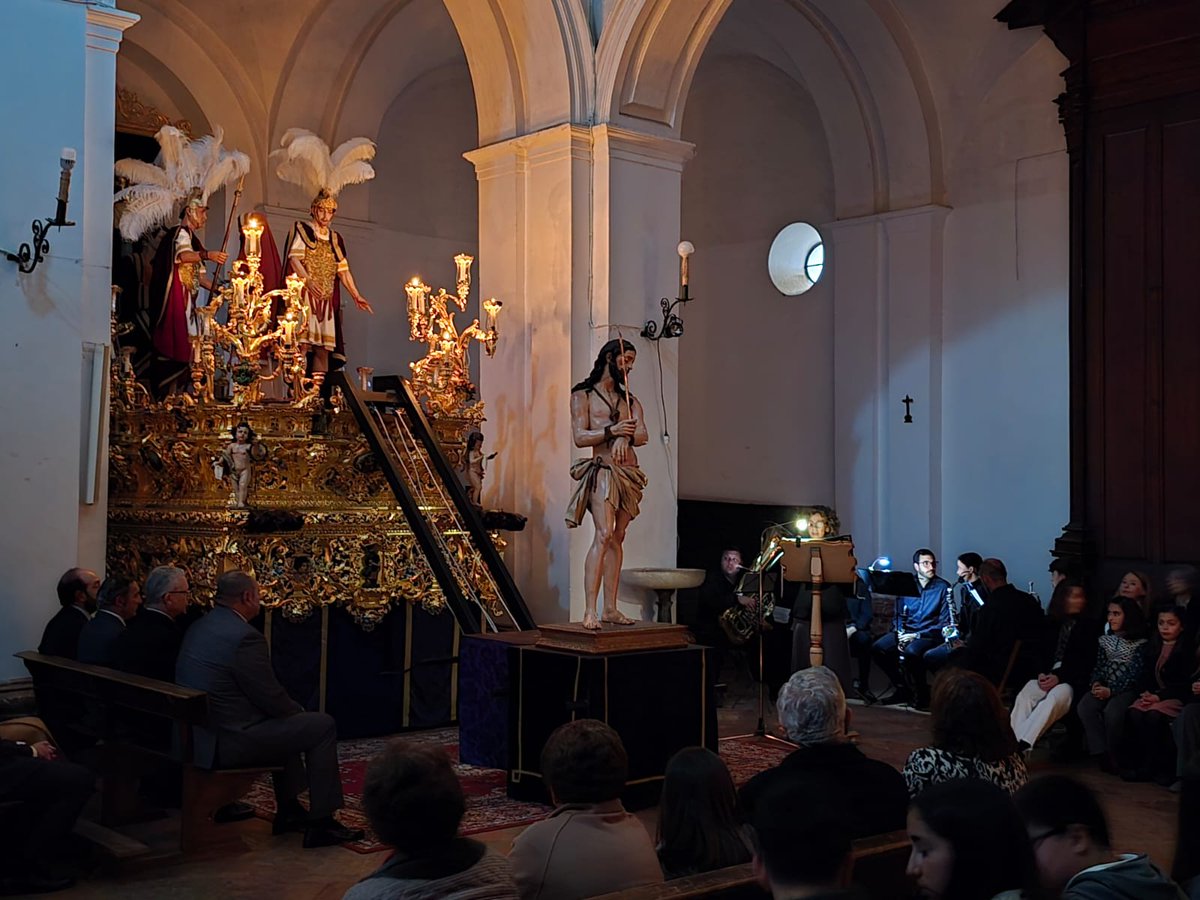 MEDITACIÓN Y SUBIDA AL PASO DE NUESTRO PADRE JESUS DE LA CORONACIÓN DE ESPINAS.
N.H. Dña. Aurora Villa Eslava durante nos llevó a la reflexión del sentir cristiano dentro de las hermandades, invitándonos a reforzar nuestra fe y vivir cada día más cerca del Señor.