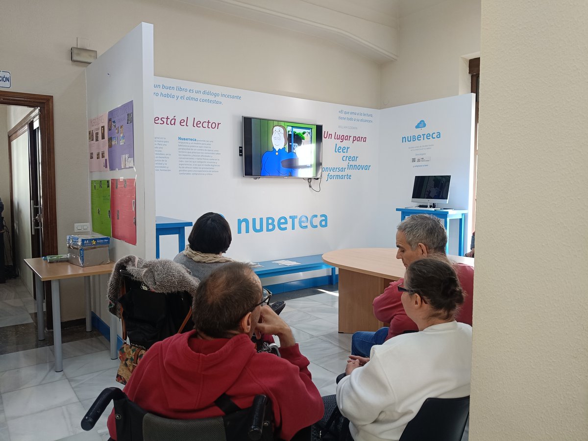 bibliocabeza's tweet photo. El Club de #LecturaFácil "Entendiendo el mundo" de @PinclusionCdB se reúne los martes para leer y comentar los libros que nos prestan desde el Plan Regional Fomento a la Lectura en Extremadura

Han empezado "Las aventuras de Tom Sawyer" viendo un capítulo en el #EspacioNubeteca https://t.co/Ut0iSM3mkr