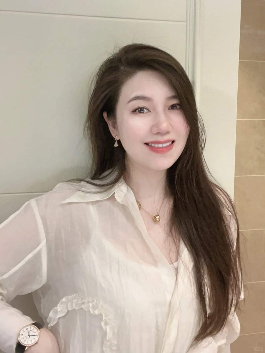 Poonam24129's tweet photo. 少妇30岁又怎样，40岁又何妨，一站有一站的风景，一岁有一岁的味道~ https://t.co/r71t8vEe1n