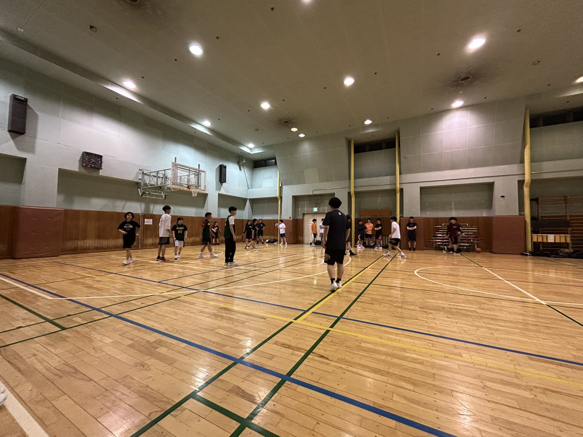wasedaBEANS's tweet photo. こんにちは‼️
月曜、即ち練習‼️
新歓グルどんどん増えてるのでお早めにどうぞ。。。。。。。。🌸
#春から早稲田 
#バスケサークル https://t.co/wNSG6UqO9J