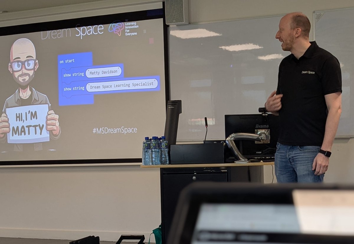 I had a great time this weekend at the Irish Science Teacher Association Conference talking to teachers from all over Ireland about the work we do in Dream Space and running some training on how to incorporate <a href="/microbit_edu/">Micro:bit Educational Foundation</a>  into their classrooms 💻 

#MSDreamSpace