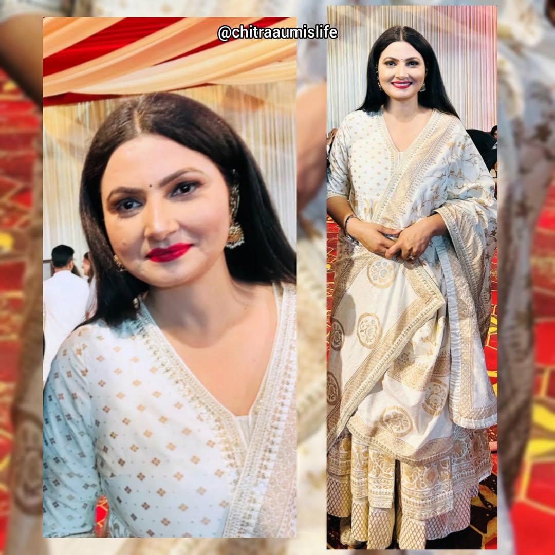 Chitraaumislife's tweet photo. Atii Sunder #StylishDiva ❤💞😍✨
#Chitra #ChitraTripathi #QueenOfHearts #BulletRani
@chitraaum https://t.co/jjph3zaMYp
