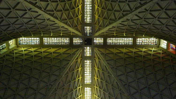 #designoftheday Designed in 1971 by architects Pietro Belluschi &amp; Pier Luigi Nervi, Cathedral of St. Mary of the Assumption has a dramatically sweeping form inspired by the cross. The captivating design is meant to uplift hearts towards the heavens &amp; God. shorturl.at/G8g9x