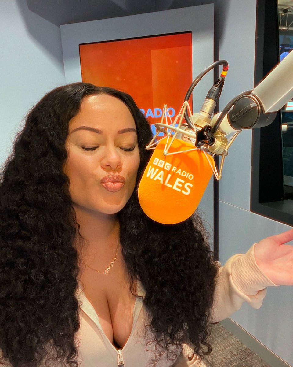Aleighcia Scott (@aleighciasings) on Twitter photo Happy THREE YEARS to my Thursday night show for <a href="/BBCRadioWales/">BBC Radio Wales</a> - we started on the 7th of April 2022 ๐ฅณ
It has been such a joy! Big love to the Radio Wales family, to every guest, to every artist for their music and to everyone who tunes in ๐
Ps: if it sounds niceโฆ Happy THREE YEARS to my Thursday night show for <a href="/BBCRadioWales/">BBC Radio Wales</a> - we started on the 7th of April 2022 ๐ฅณ
It has been such a joy! Big love to the Radio Wales family, to every guest, to every artist for their music and to everyone who tunes in ๐
Ps: if it sounds niceโฆ