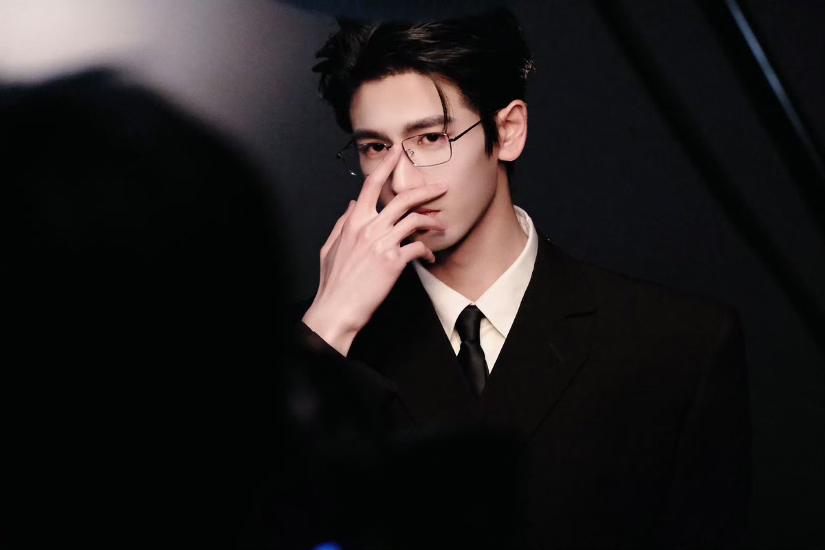 📸 250407 Zhang Linghe Studio Weibo Update #张凌赫 #ZHANGLINGHE