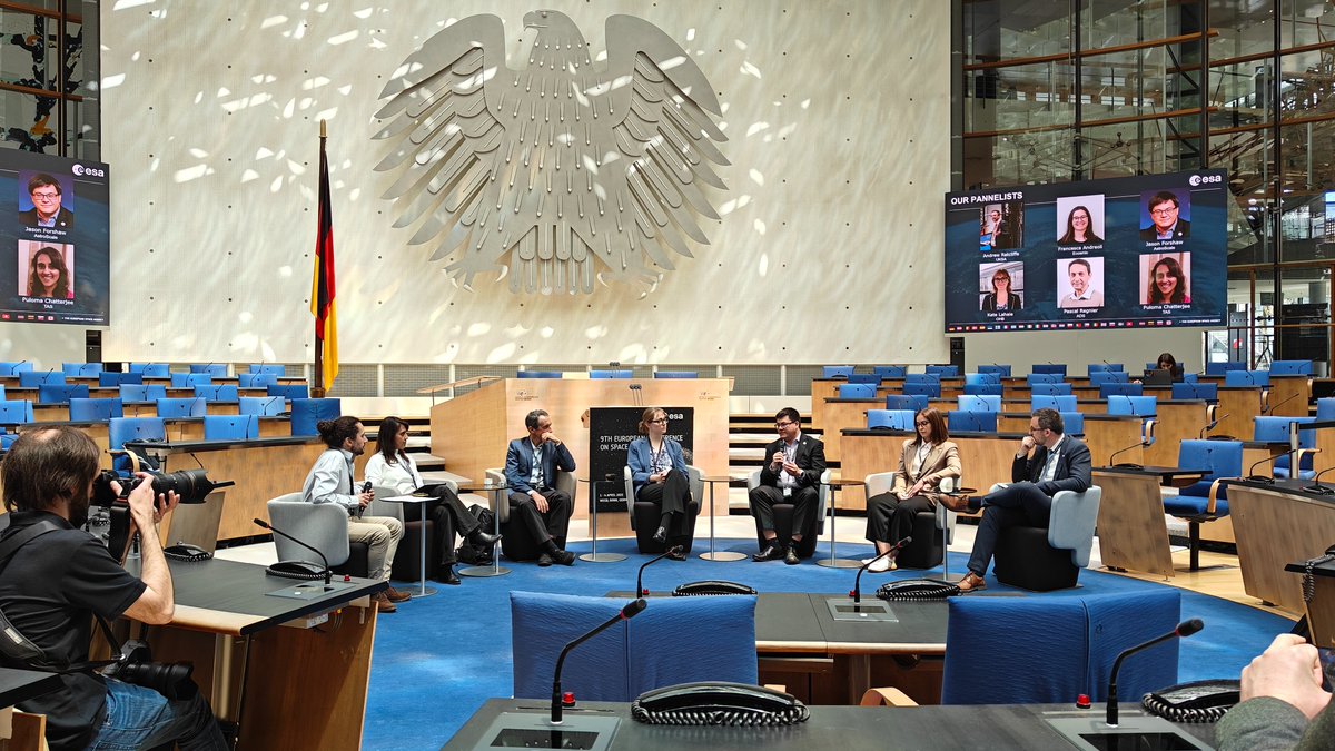 Astroscale UK & Europe (@astroscale_uk) on Twitter photo 💬 Our Director of Business Development & Product, Jason Forshaw, joined panellists at @ESA’s 9th European Conference on Space Debris to discuss "How can we accelerate mitigation technologies maturation?".
It was great to discuss the topic alongside ESA, <a href="/spacegovuk/">UK Space Agency</a>, 💬 Our Director of Business Development & Product, Jason Forshaw, joined panellists at @ESA’s 9th European Conference on Space Debris to discuss "How can we accelerate mitigation technologies maturation?".
It was great to discuss the topic alongside ESA, <a href="/spacegovuk/">UK Space Agency</a>,
