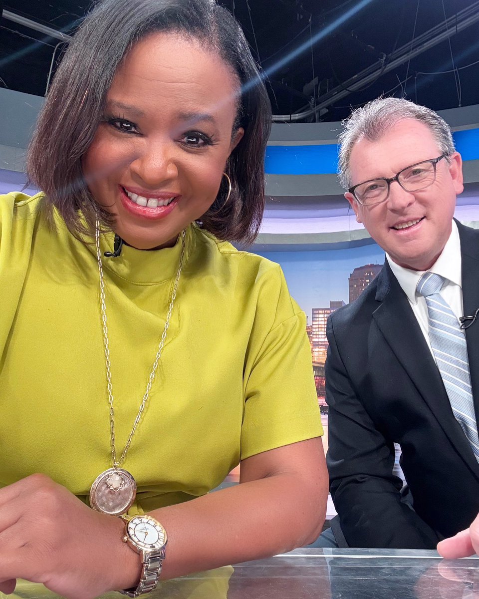 A studio divided.
<a href="/RobCardwellCBS6/">Rob Cardwell</a> is from Florida. I’m from Houston, Texas. Houston &amp; Florida face off tonight in the NCAA men’s championship basketball game 🏀 You can see it at 8:50pm <a href="/CBS6/">WTVR CBS 6 Richmond</a> 
Who you got?