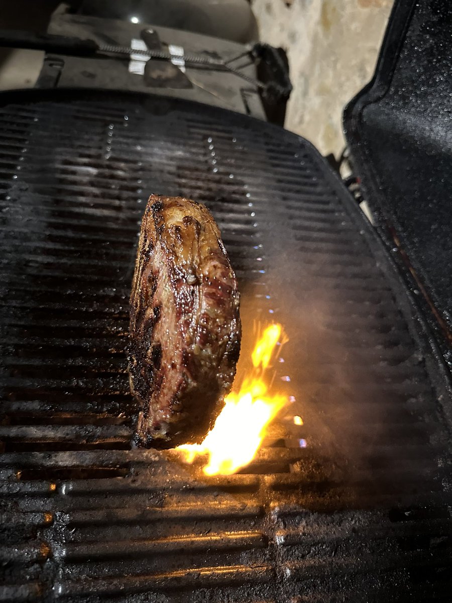 JamesASexton's tweet photo. Dry aged rib eye on the bone 2” thick 
From @StirlingVarietyMeats Mount Barker South 
Cooked medium rare melt in your mouth with exceptional flavour #Beefisbest @bouta_nt @AdamCoffeyNT @sokitomi https://t.co/QdmHCOJITl