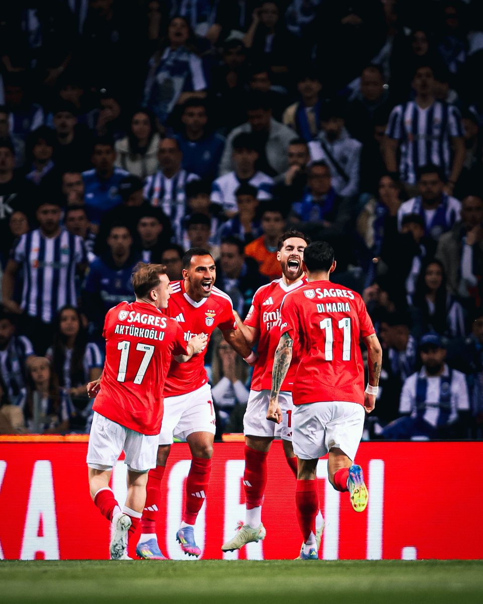 Focused from 𝙨𝙩𝙖𝙧𝙩 to 𝙛𝙞𝙣𝙞𝙨𝙝. Three points secured in Porto! Carrega Benfica 🦅💪🏻

#FCPSLB