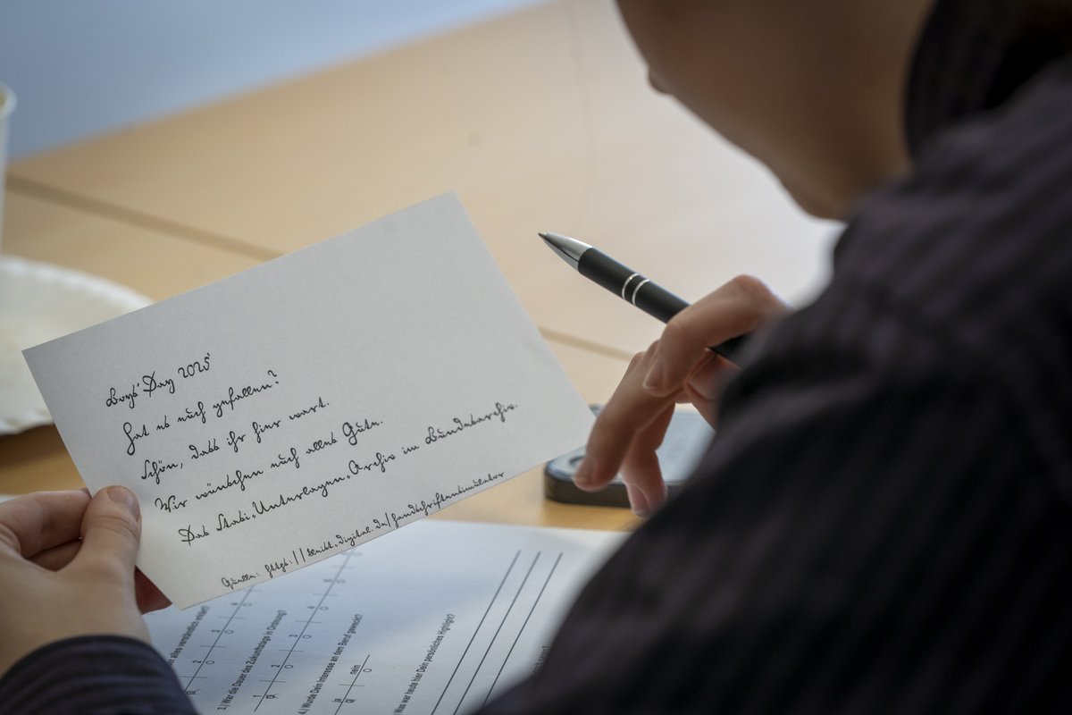 „Boys’Day“ im Archiv: Am 3. April besuchten 75 Jugendliche im Alter von 13-18 Jahren verschiedene Dienststellen des Bundesarchivs. Hier blickten sie hinter die Kulissen eines Magazins und lernten den Umgang mit Archivalien kennen.
bundesarchiv.de/nachricht/boys…