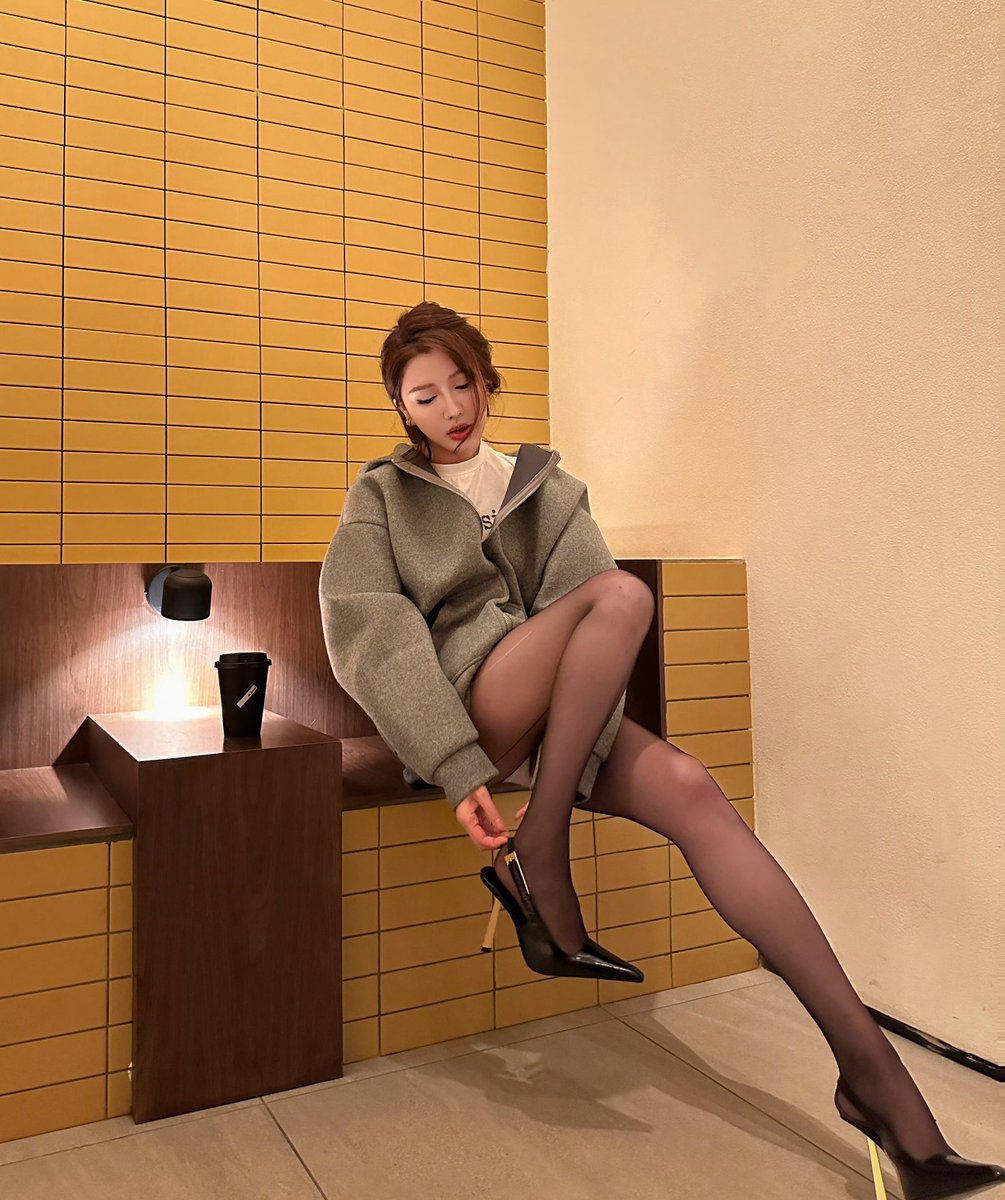 爱穿丝的小妹 https://t.co/OG2Mbhwgrn
