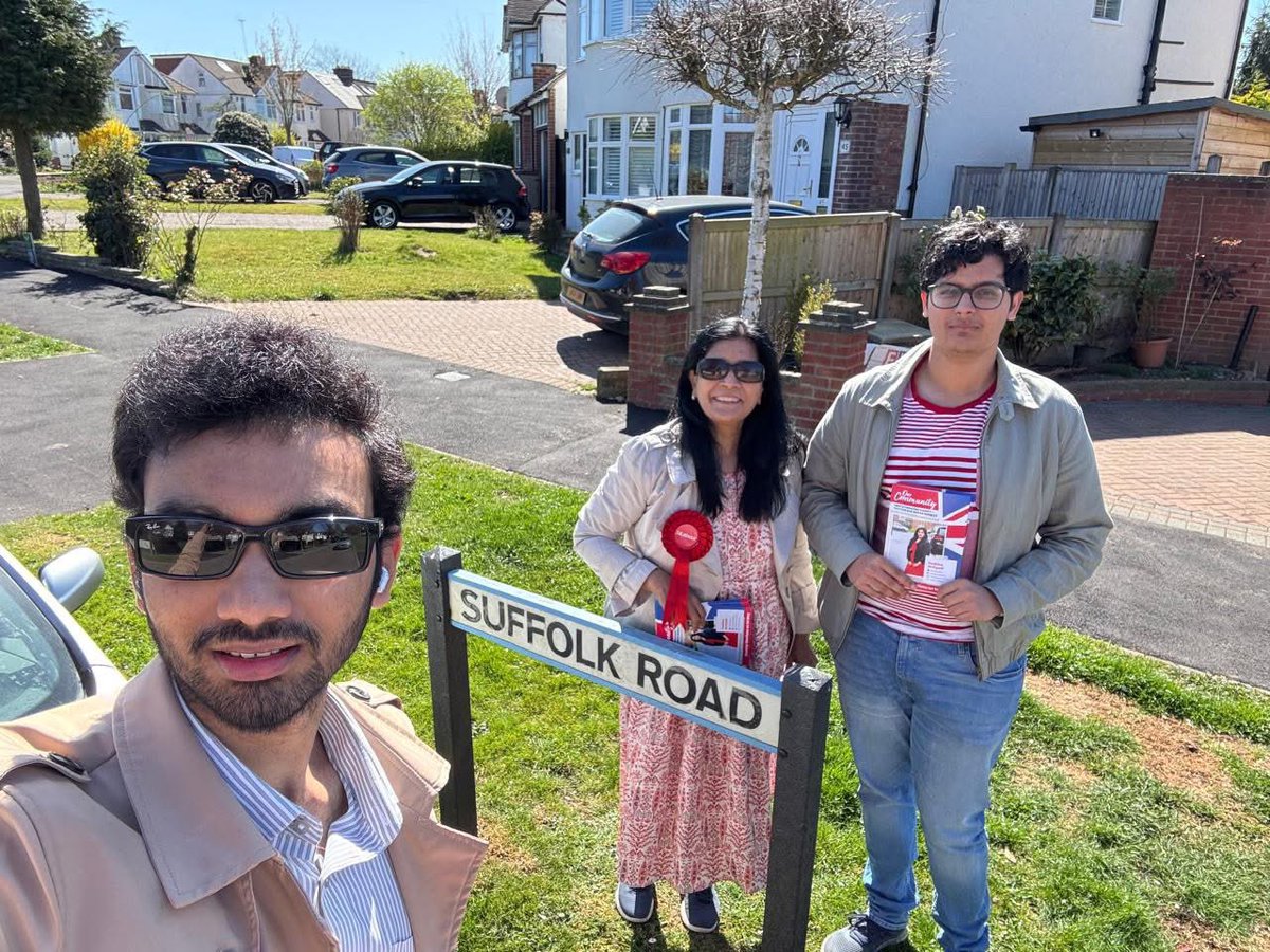 Radhika_Sett's tweet image. Thank you, residents of Potters Bar West, for taking the time yesterday to share your thoughts with me. 
I’ll be in Wroxham Gardens today and look forward to meeting the rest of you. See you soon!

#voteforlabour #localcandidate #pottersbar #shenley #countyelections @UKLabour