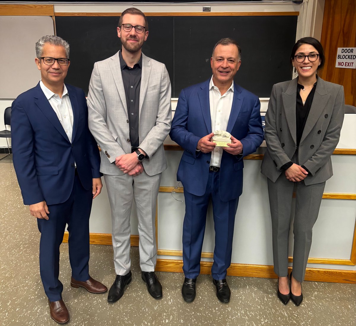 AllanLeviMD's tweet image. Great to see and speak to my neurosurgical colleagues at Penn State neurosurgery! @PennNSG Such a terrific growing program under the leadership of Dr. Kevin Cockcroft - 🙌 alum Chris Zacko and organized by Oliver Mrowczynski (host) @omrowczy Sonia Majid (incoming 🙌PGY7)