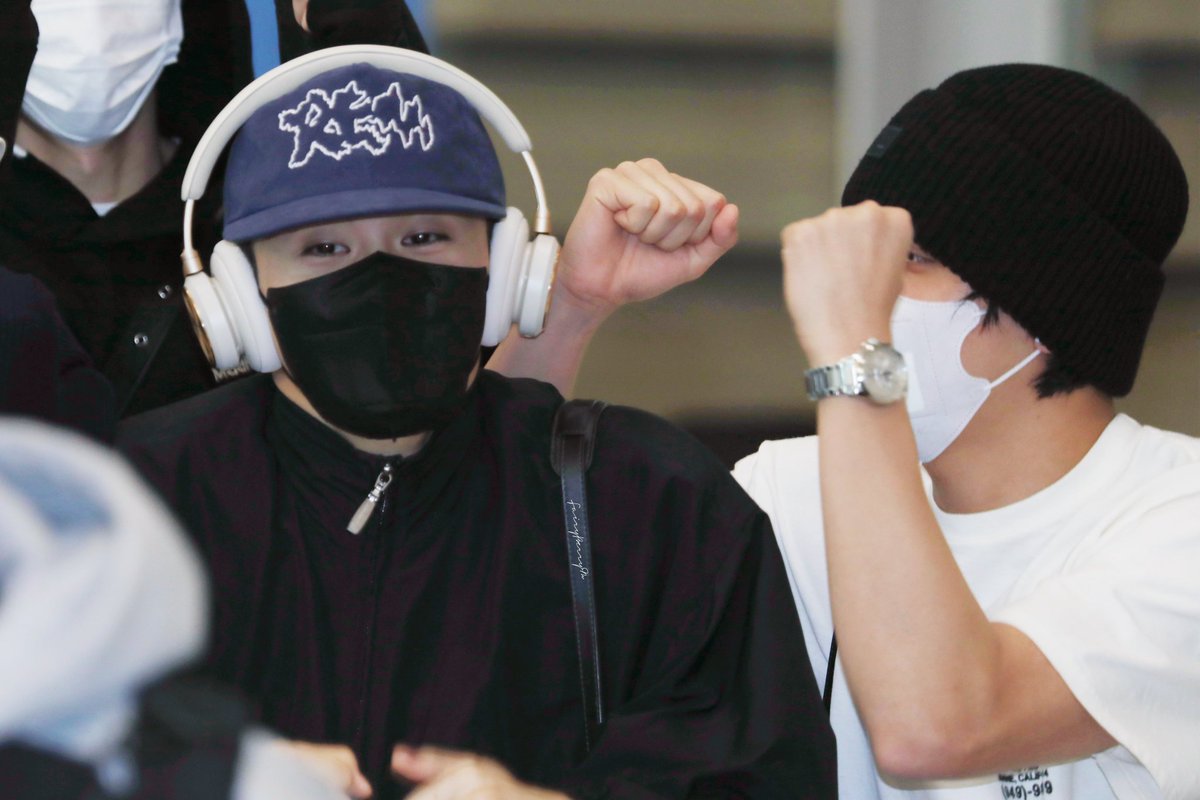 ᅠ               
Selamat atas perilisan album solo pertama "𝗧𝗵𝗲 𝗙𝗶𝗿𝘀𝘁𝗳𝗿𝘂𝗶𝘁", terima kasih telah menciptakan karya yang sangat luar biasa!     
ᅠᅠ